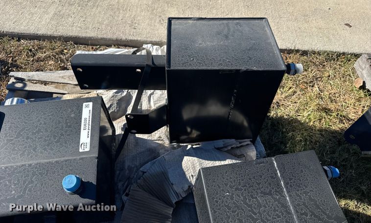 image for item EU6320 (3) Great Plains hydraulic tanks