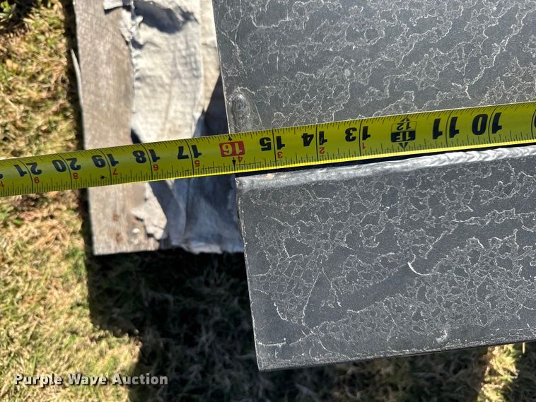 image for item EU6320 (3) Great Plains hydraulic tanks