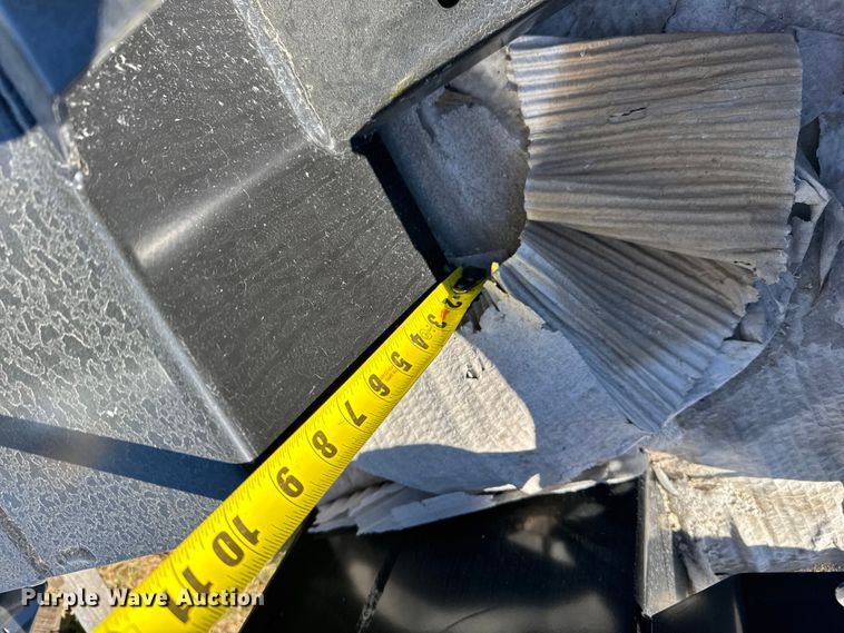 image for item EU6320 (3) Great Plains hydraulic tanks