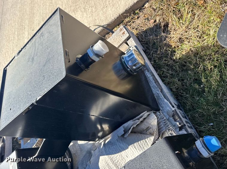 image for item EU6320 (3) Great Plains hydraulic tanks