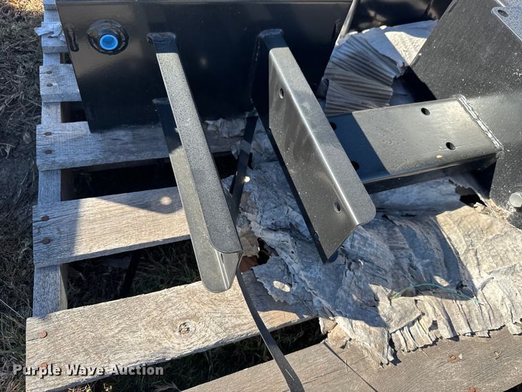 image for item EU6320 (3) Great Plains hydraulic tanks