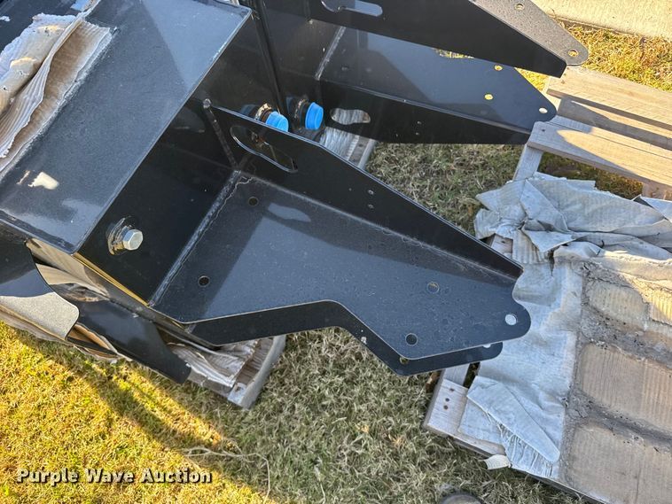 image for item EU6321 (5) Great Plains hydraulic tanks