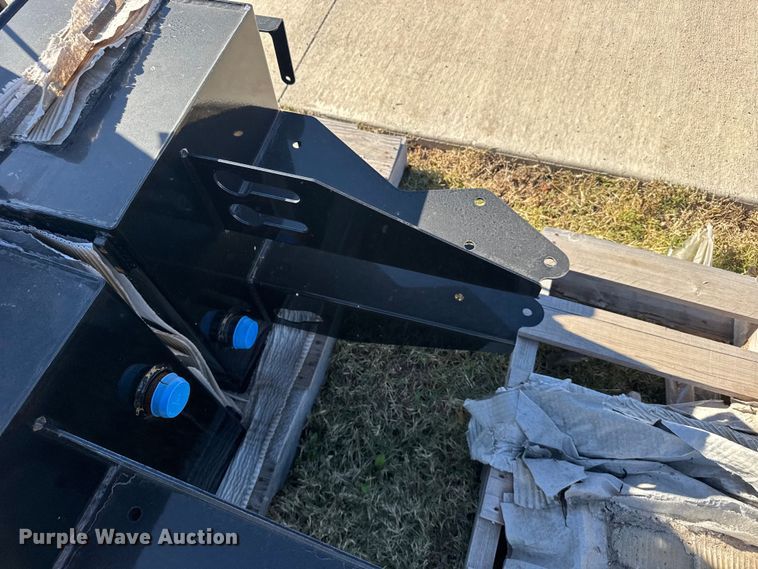 image for item EU6321 (5) Great Plains hydraulic tanks