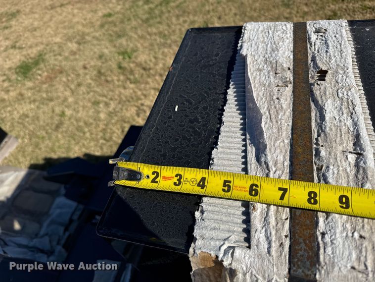 image for item EU6321 (5) Great Plains hydraulic tanks