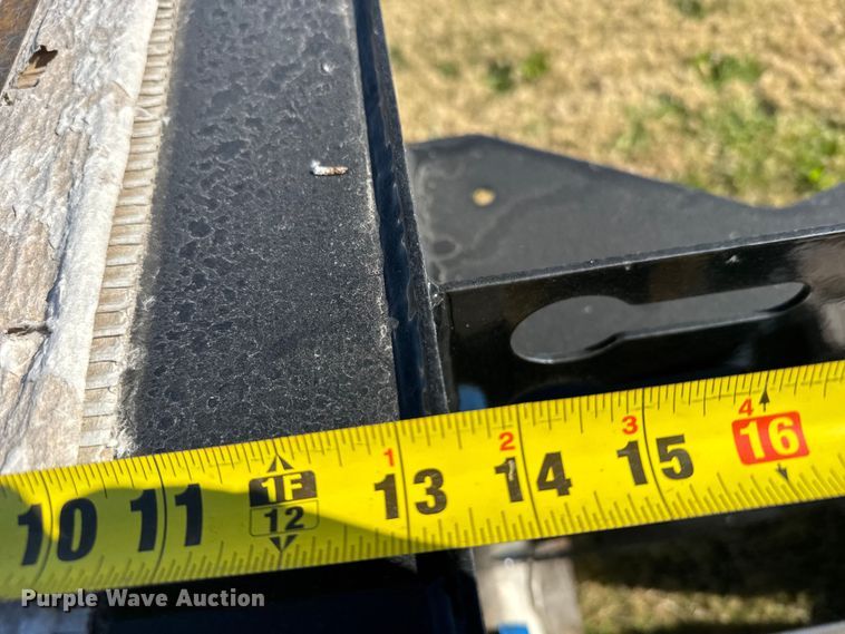 image for item EU6321 (5) Great Plains hydraulic tanks