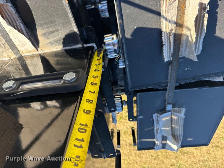 image for item EU6321 (5) Great Plains hydraulic tanks