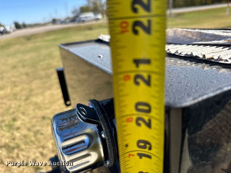 image for item EU6321 (5) Great Plains hydraulic tanks