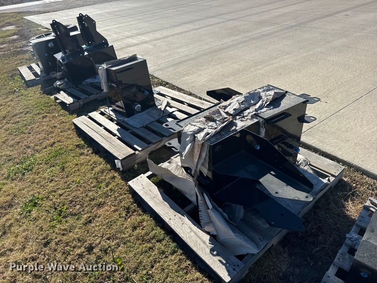 image for item EU6322  (3) Great Plains hydraulic tanks