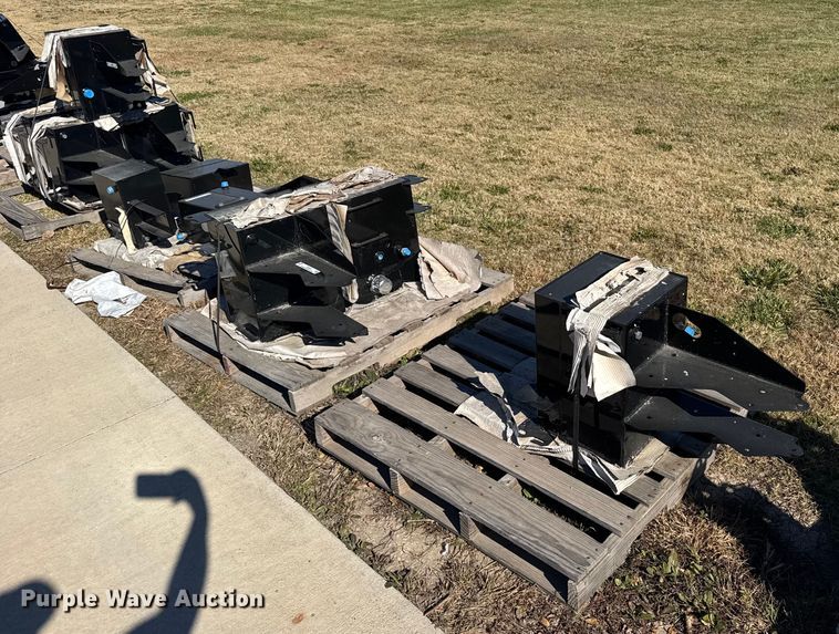 image for item EU6322  (3) Great Plains hydraulic tanks