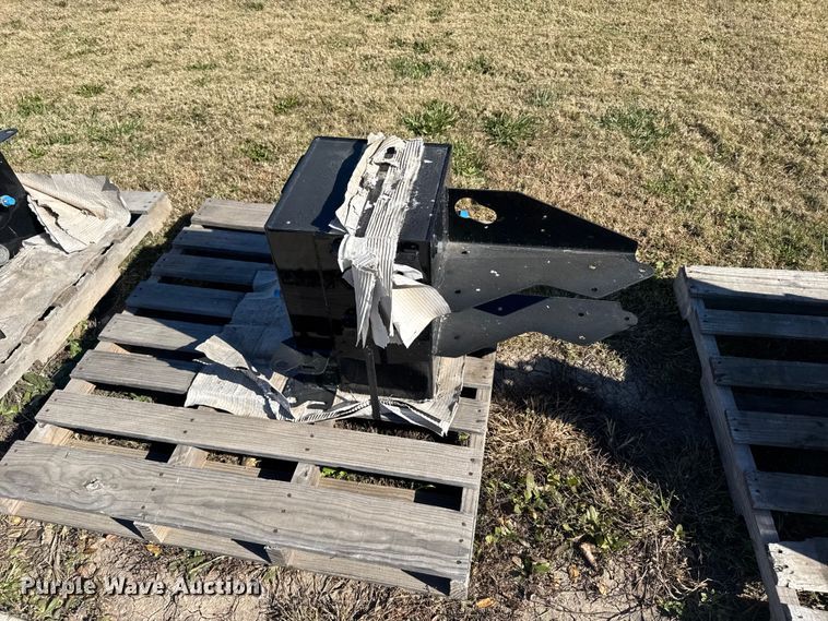 image for item EU6322  (3) Great Plains hydraulic tanks