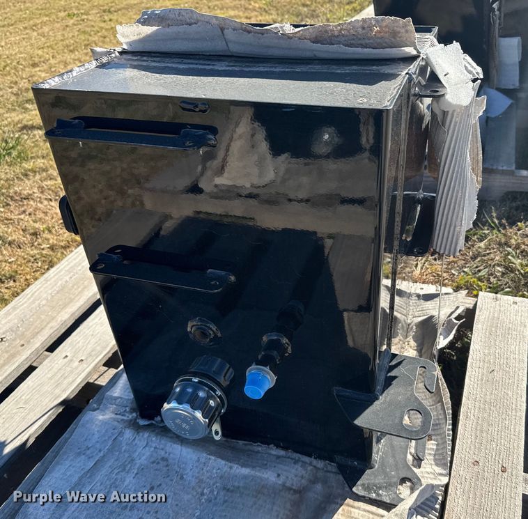 image for item EU6322  (3) Great Plains hydraulic tanks