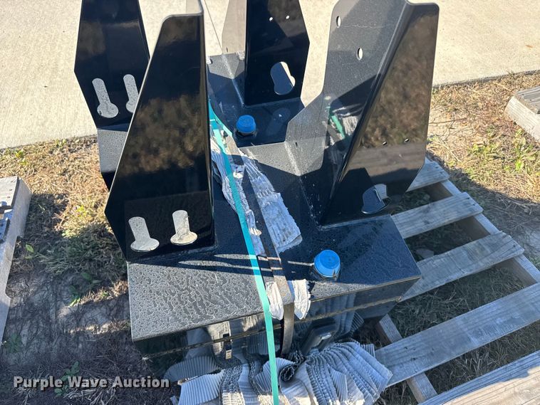 image for item EU6323 (4) Great Plains hydraulic tanks