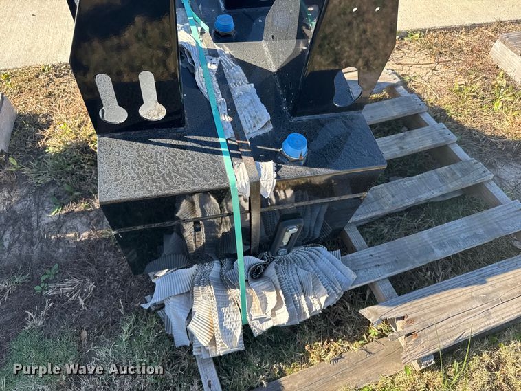 image for item EU6323 (4) Great Plains hydraulic tanks