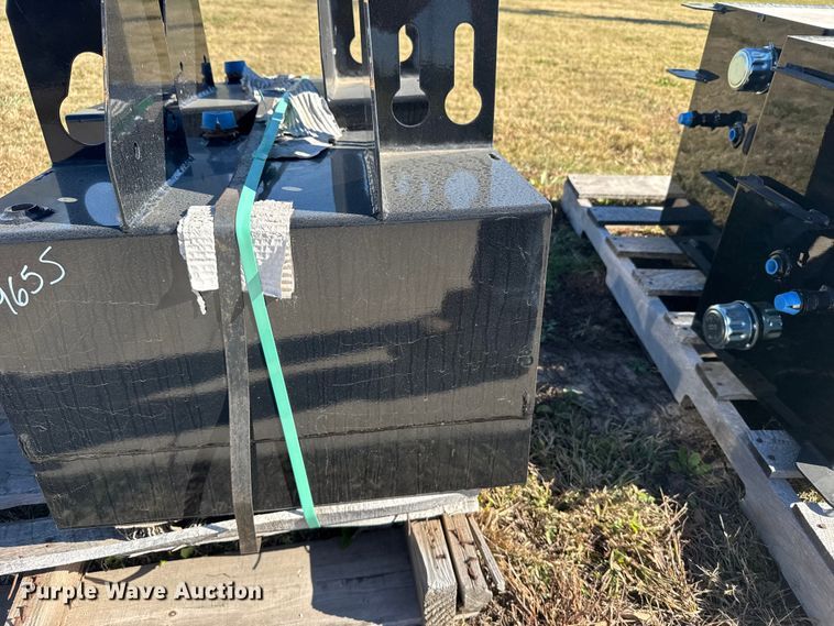 image for item EU6323 (4) Great Plains hydraulic tanks