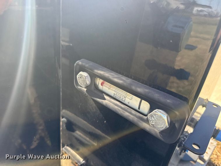 image for item EU6323 (4) Great Plains hydraulic tanks