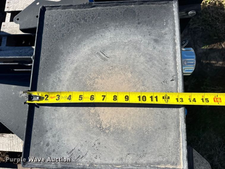 image for item EU6323 (4) Great Plains hydraulic tanks