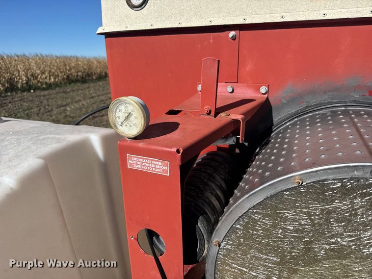 image for item EU6329 Case 955 Cycle Air planter