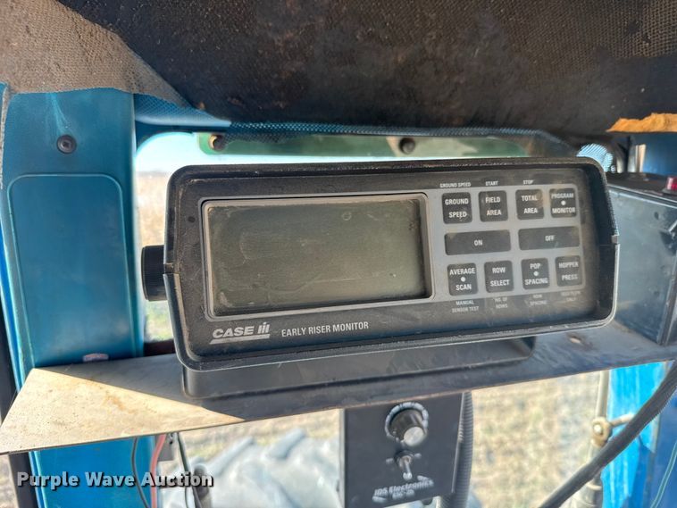 image for item EU6329 Case 955 Cycle Air planter