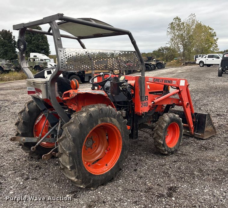 image for item EV2520 Kubota L2600DT MFWD tractor
