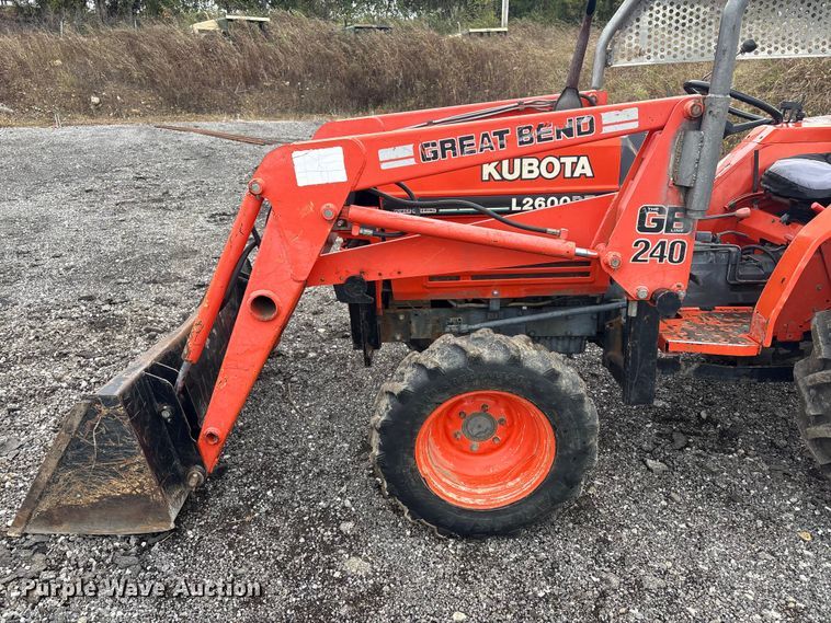 image for item EV2520 Kubota L2600DT MFWD tractor