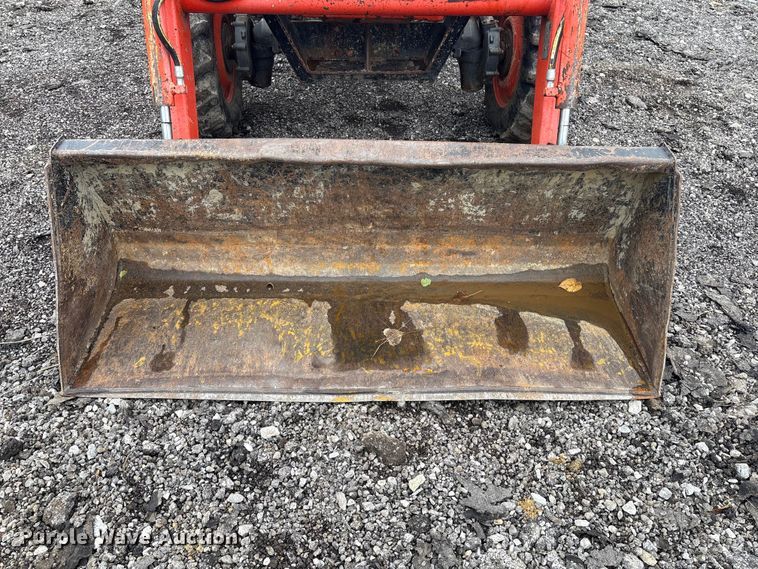 image for item EV2520 Kubota L2600DT MFWD tractor