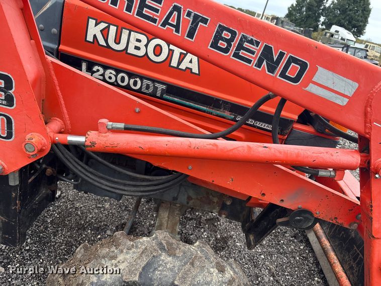 image for item EV2520 Kubota L2600DT MFWD tractor