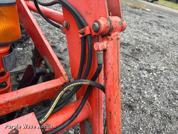 image for item EV2520 Kubota L2600DT MFWD tractor