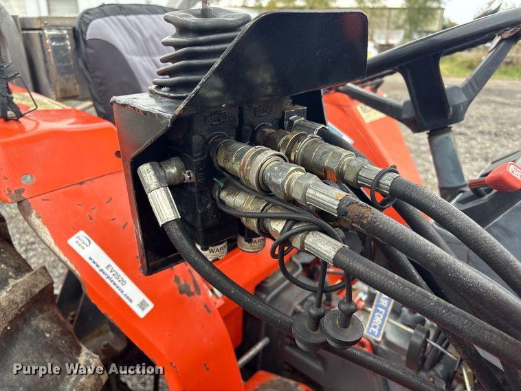 image for item EV2520 Kubota L2600DT MFWD tractor