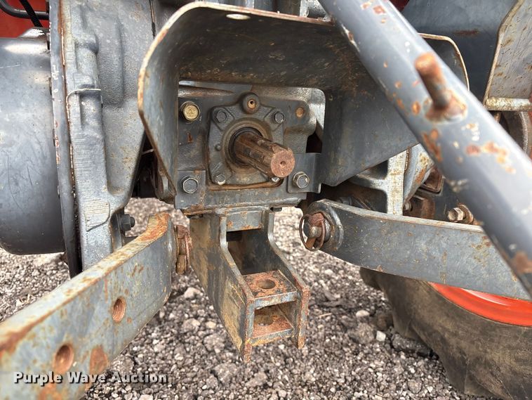 image for item EV2520 Kubota L2600DT MFWD tractor