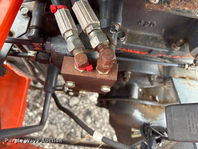 image for item EV2520 Kubota L2600DT MFWD tractor