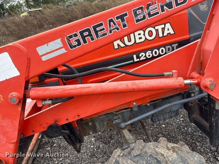 image for item EV2520 Kubota L2600DT MFWD tractor