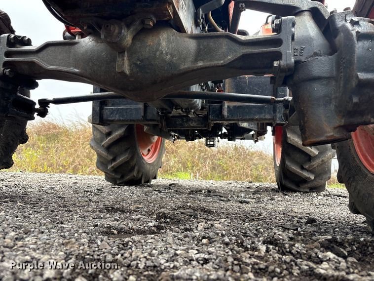 image for item EV2520 Kubota L2600DT MFWD tractor