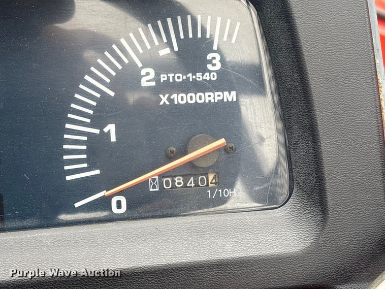 image for item EV2520 Kubota L2600DT MFWD tractor