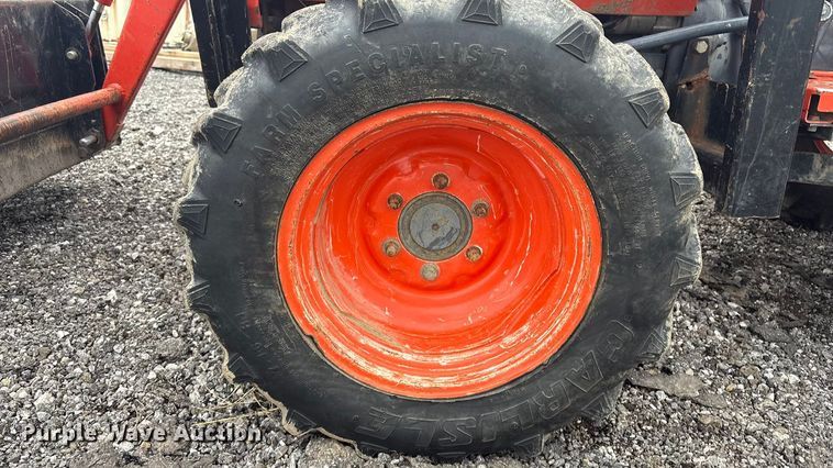image for item EV2520 Kubota L2600DT MFWD tractor