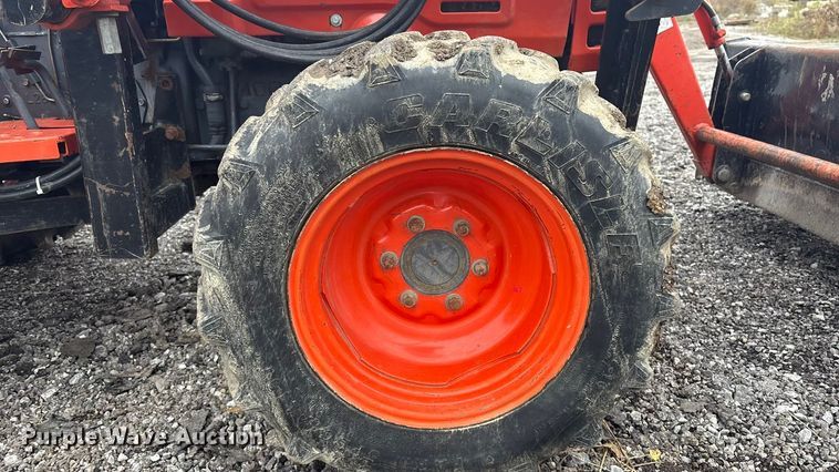image for item EV2520 Kubota L2600DT MFWD tractor