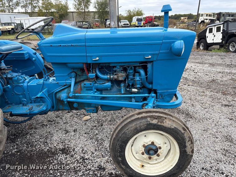 image for item EV2536 Ford B1123C tractor