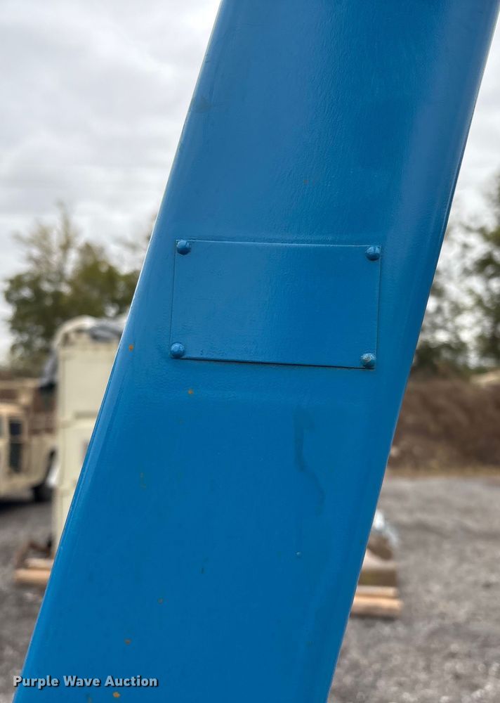 image for item EV2536 Ford B1123C tractor