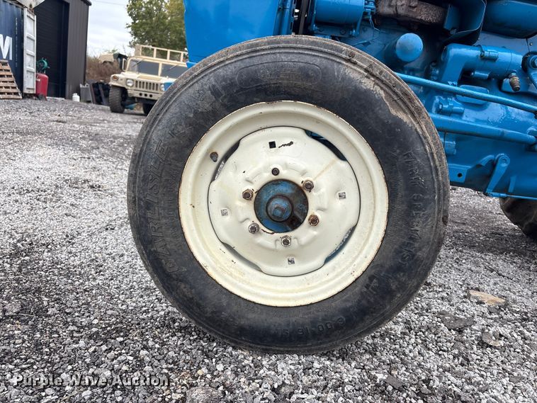 image for item EV2536 Ford B1123C tractor