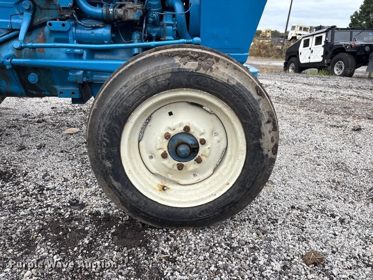 image for item EV2536 Ford B1123C tractor