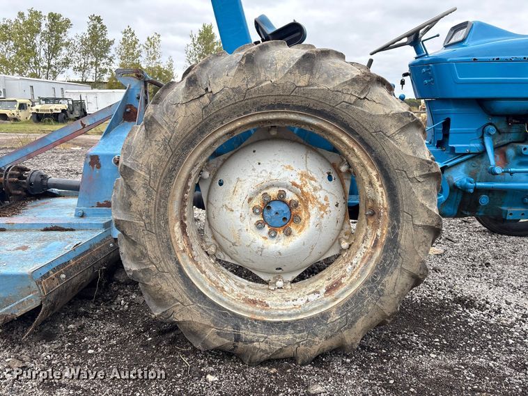 image for item EV2536 Ford B1123C tractor