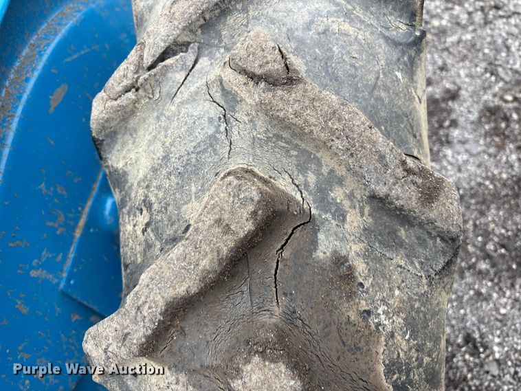 image for item EV2536 Ford B1123C tractor