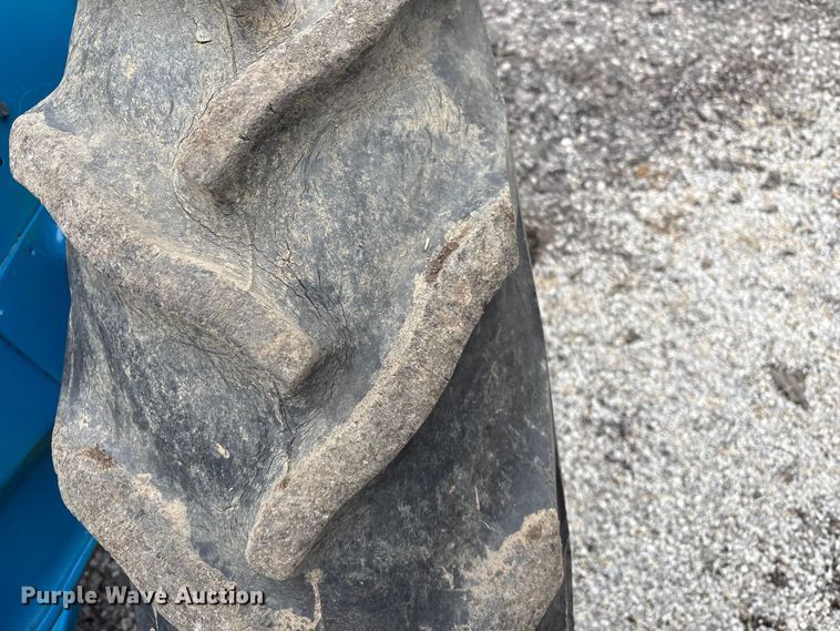 image for item EV2536 Ford B1123C tractor