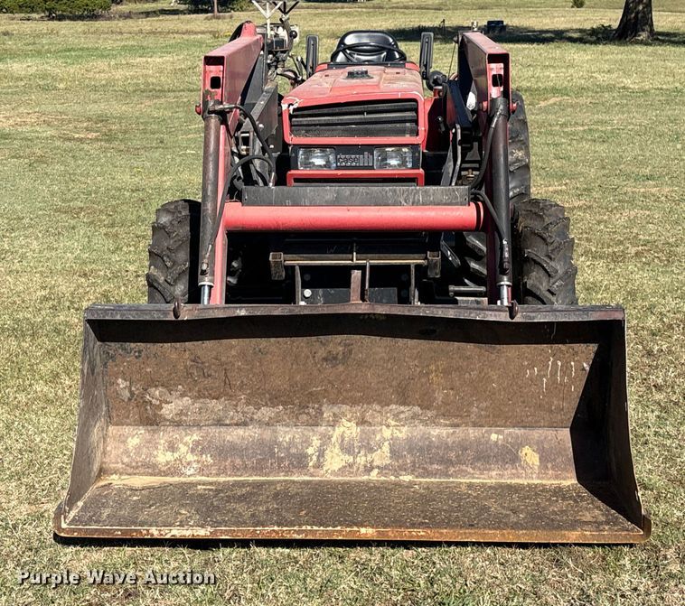 image for item EV2551 Case IH 385 tractor