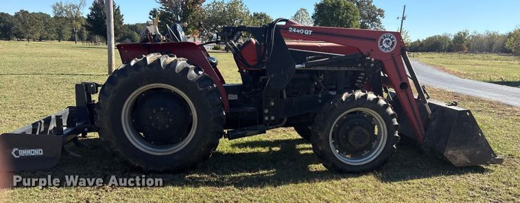 image for item EV2551 Case IH 385 tractor