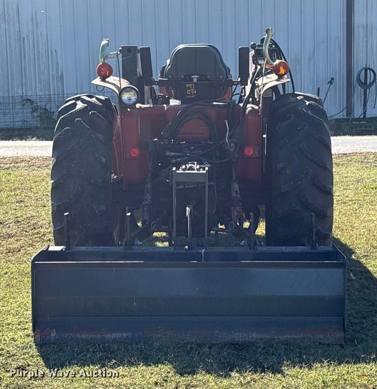 image for item EV2551 Case IH 385 tractor