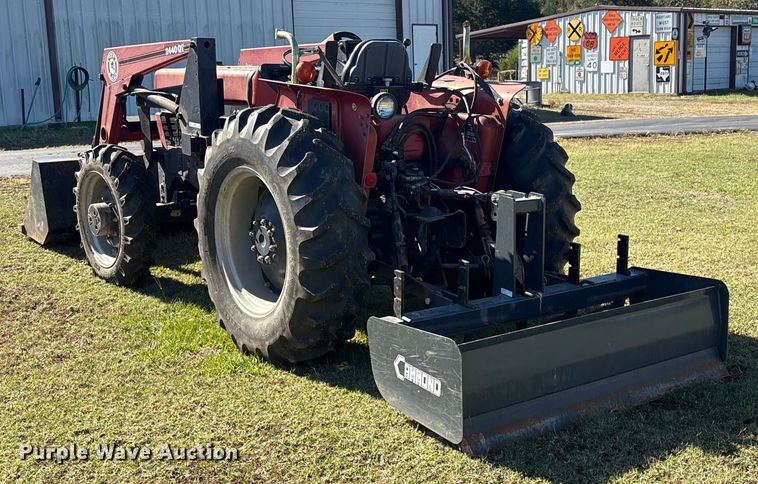 image for item EV2551 Case IH 385 tractor