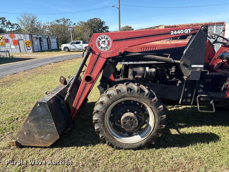 image for item EV2551 Case IH 385 tractor