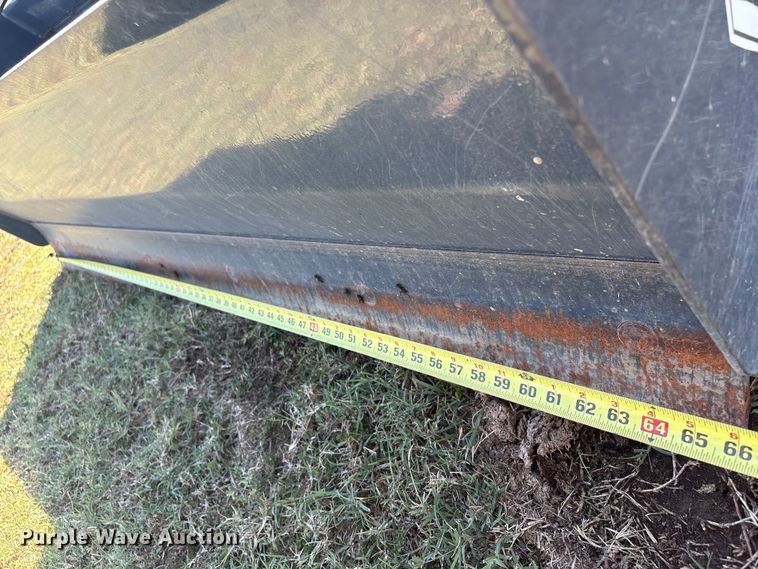 image for item EV2551 Case IH 385 tractor