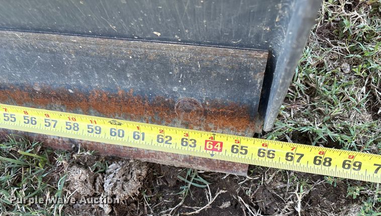 image for item EV2551 Case IH 385 tractor