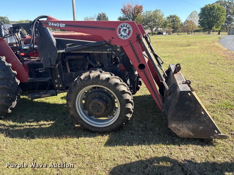 image for item EV2551 Case IH 385 tractor